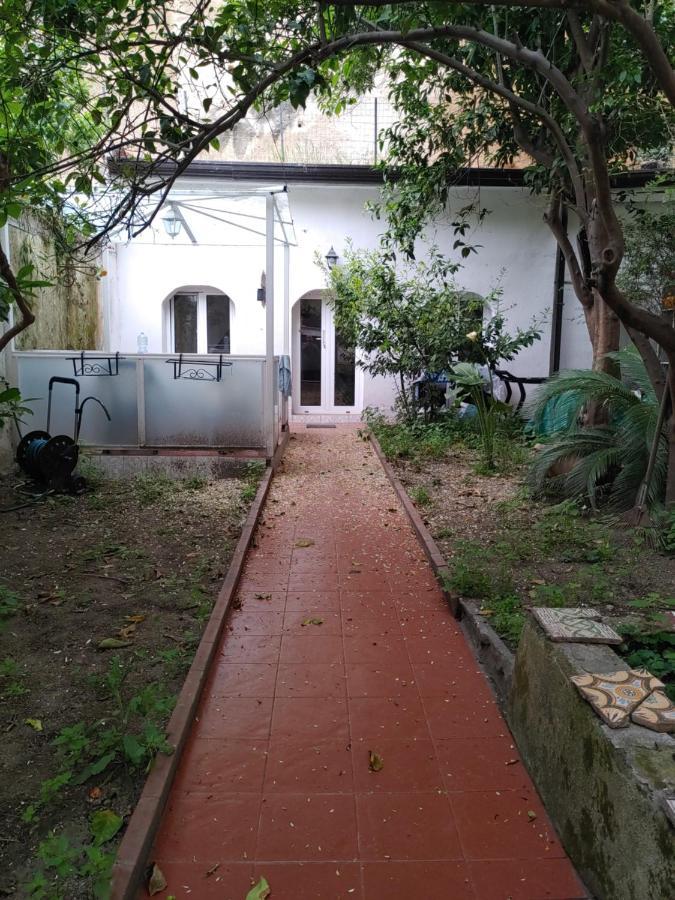 Villa Sofia E Sveva Con Giardino เนเปิลส์ ภายนอก รูปภาพ